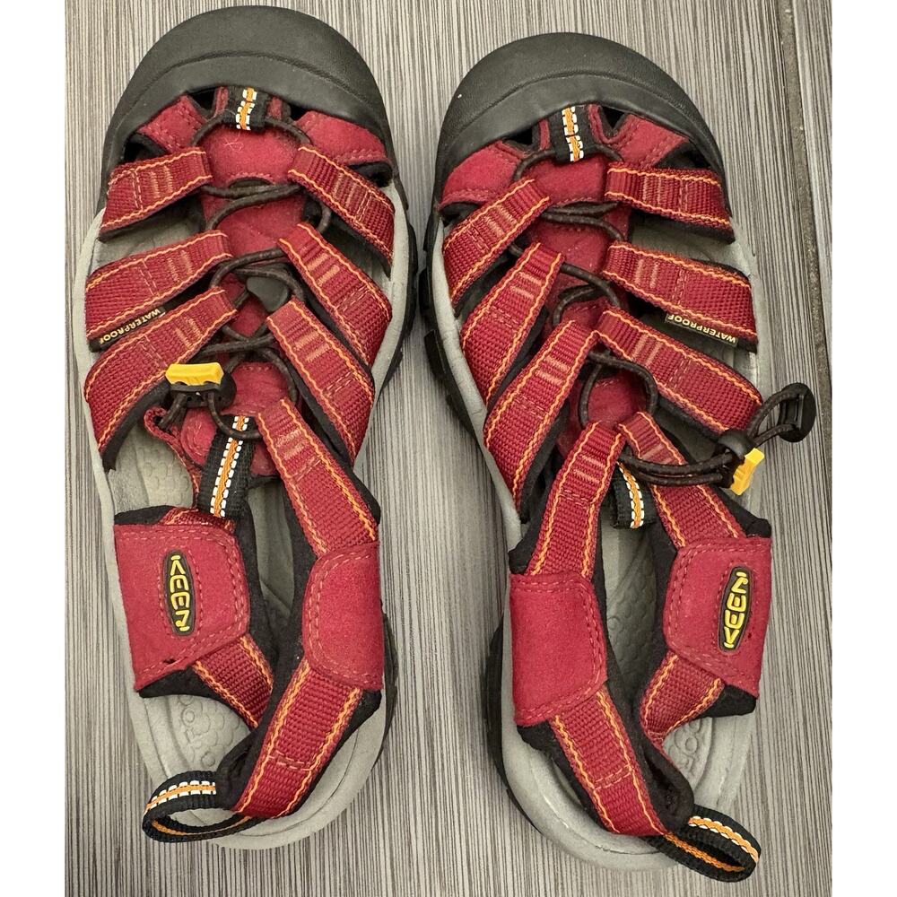 Keen Newport H2 Water Sandals Women’s Hiking Shoes Size US 8 Dark Red & Gray